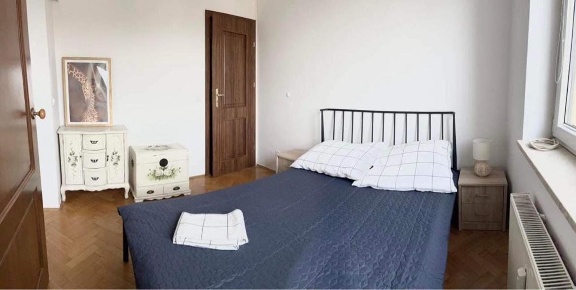 Apartamenty Centrum เอากุสตูฟ ภายนอก รูปภาพ